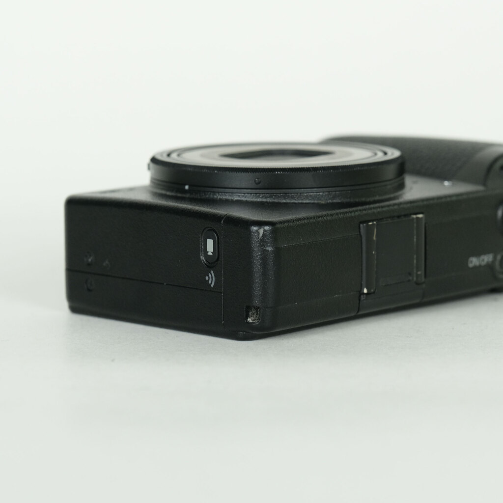 RICOH GR IIIの出品 | ONE SCENE（ワンシーン）