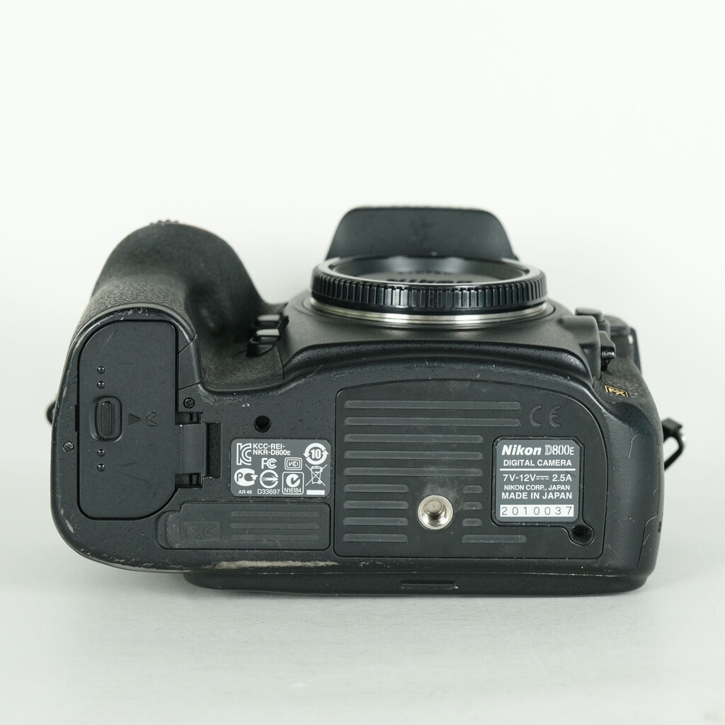 Nikon D800Eの出品 | ONE SCENE（ワンシーン）