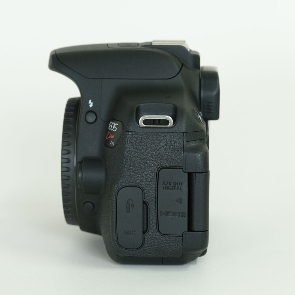 Canon EOS Kiss X7i