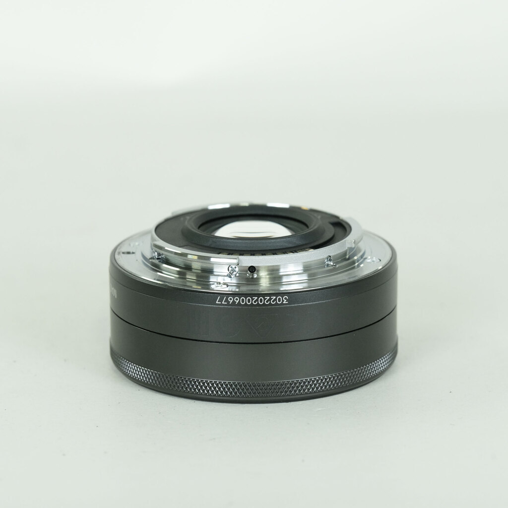 Canon EF-M22mm F2 STM