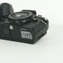 OLYMPUS OM-D E-M1 Mark II