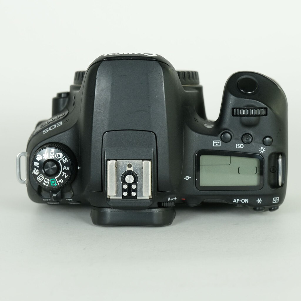 Canon EOS 9000D