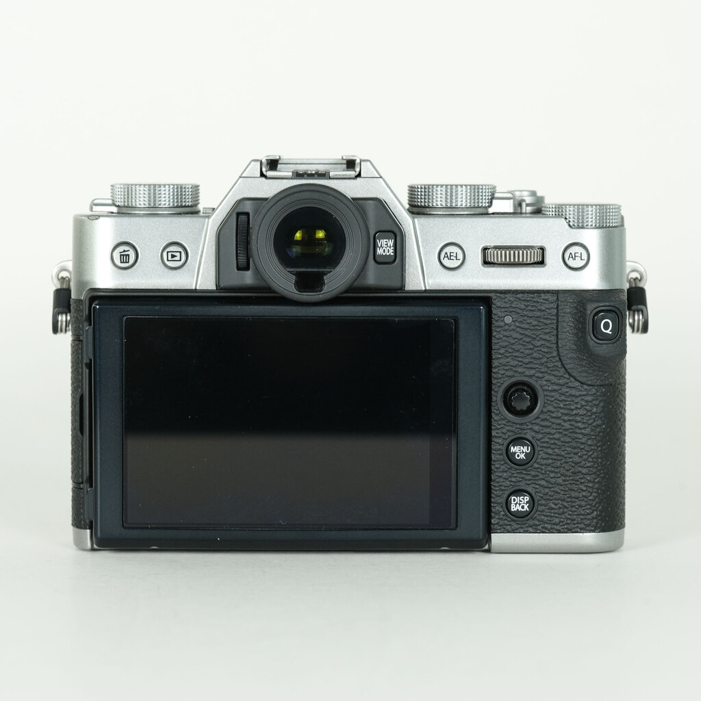 FUJIFILM X-T30 II [�{�f�B �V���o�[]