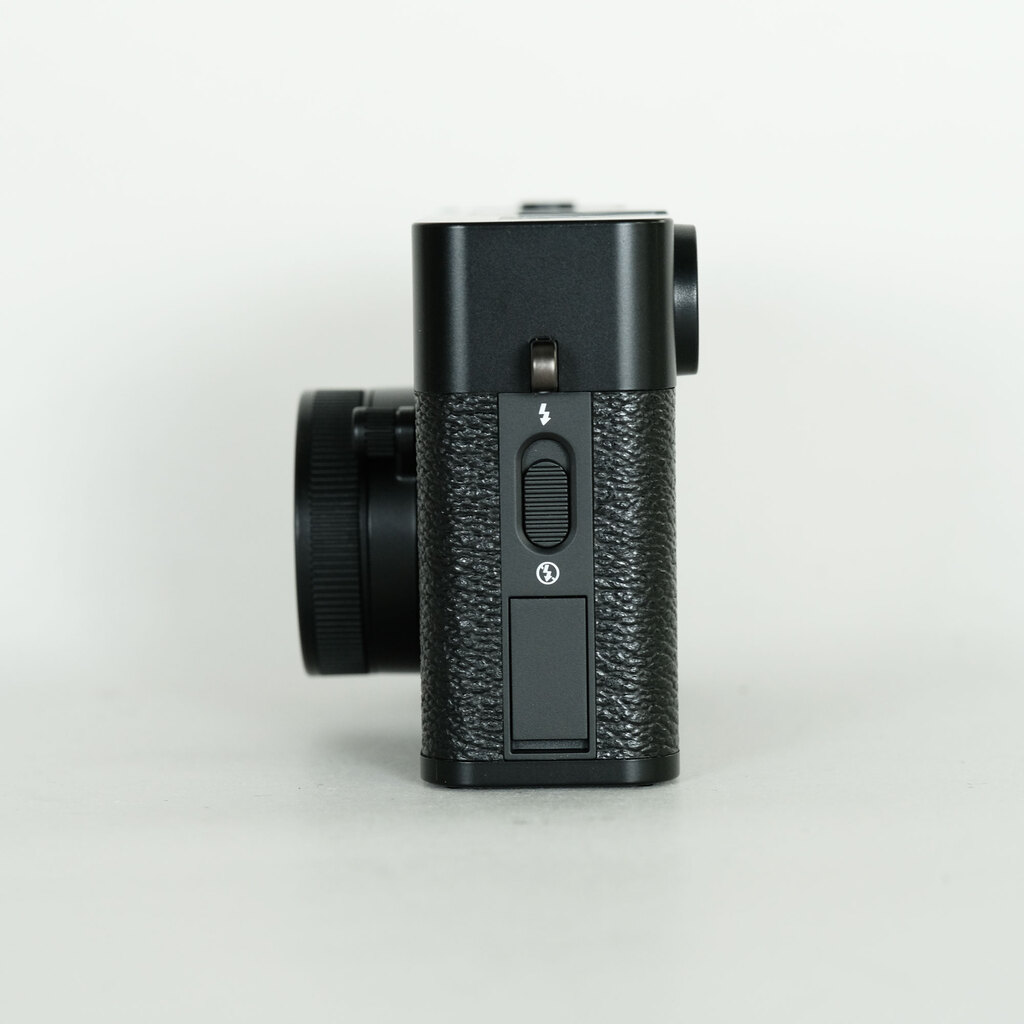 FUJIFILM X half X-HF1