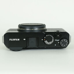 FUJIFILM X-E4