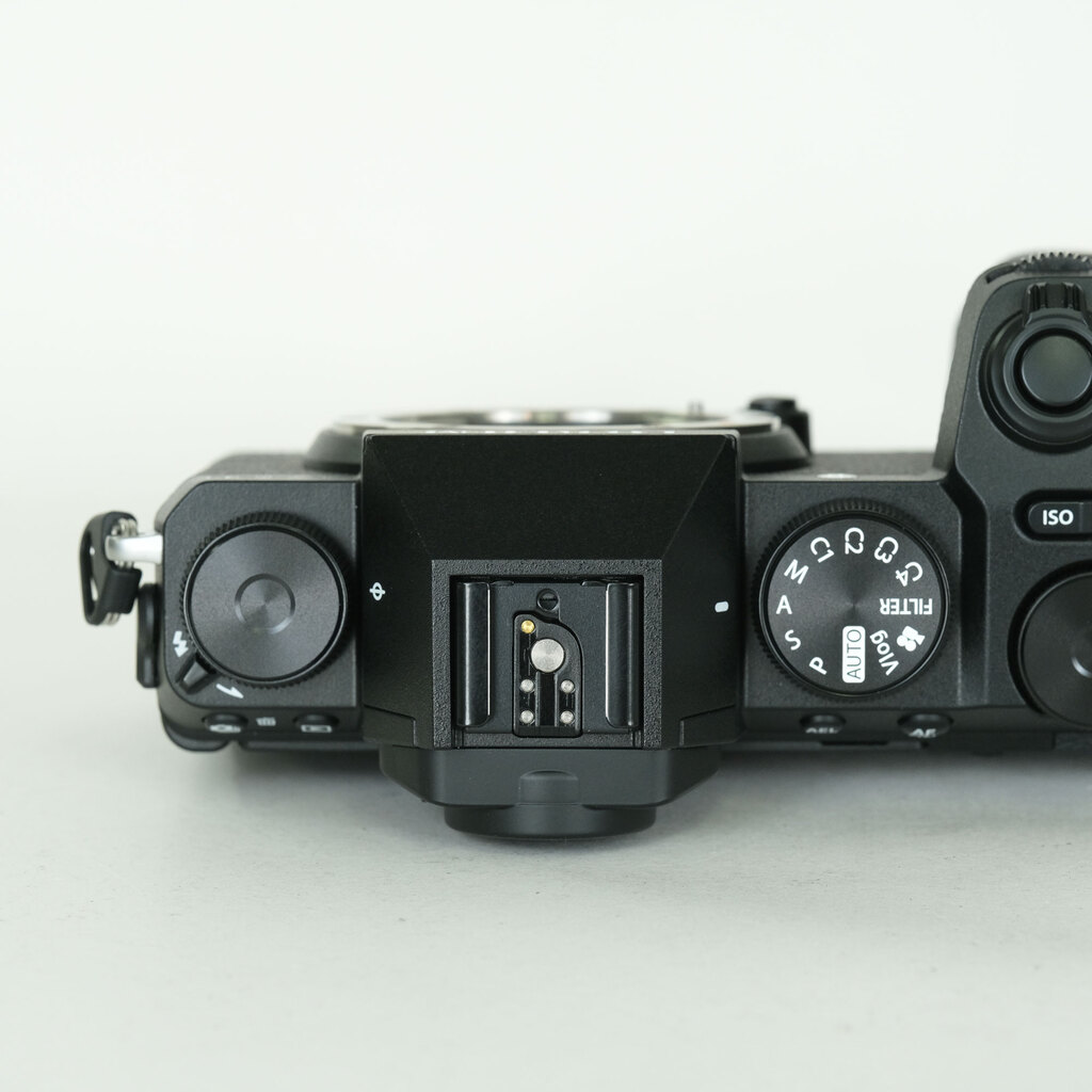 FUJIFILM X-S20