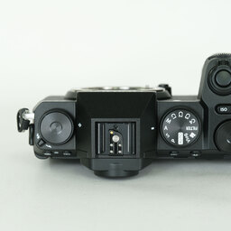 FUJIFILM X-S20