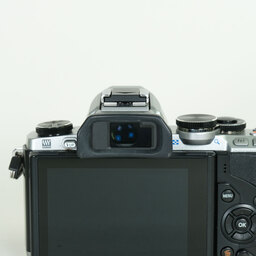 OLYMPUS OM-D E-M10 ボディ シルバー