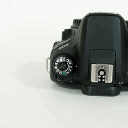 Canon EOS 9000D