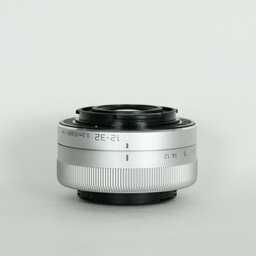 Panasonic LUMIX G VARIO 12-32mm / F3.5-5.6 ASPH. / MEGA O.I.S.