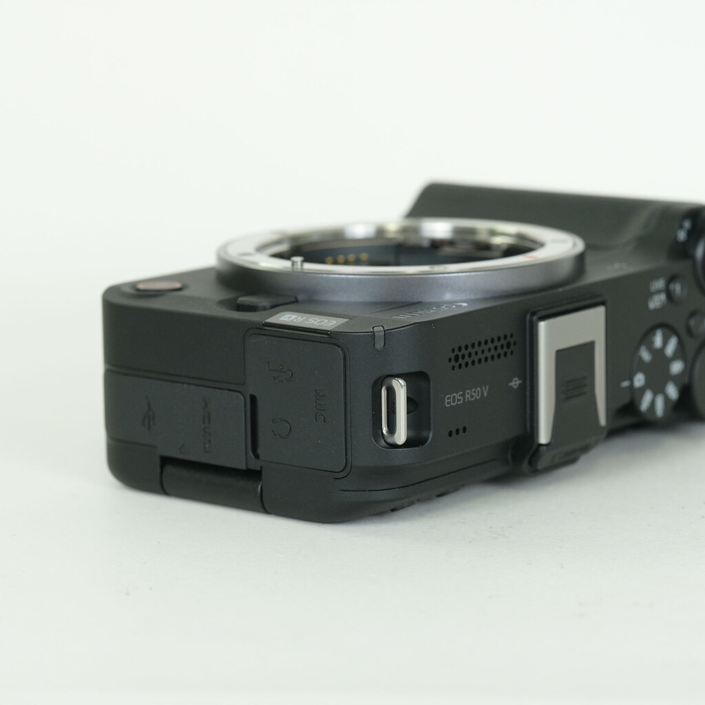 Canon EOS R50 V