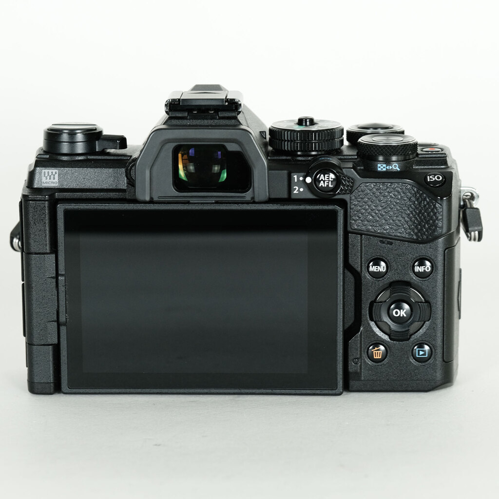 OLYMPUS OM-D E-M5 Mark III