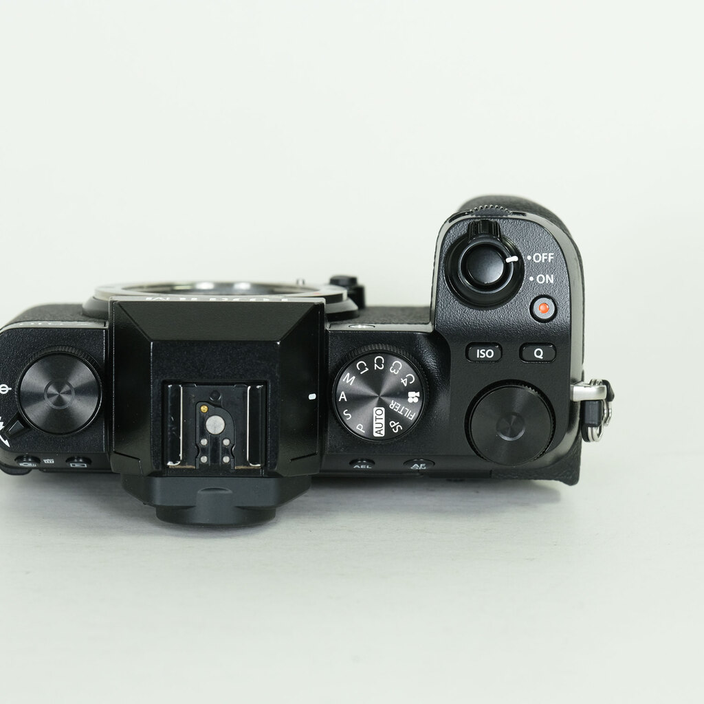 FUJIFILM X-S10
