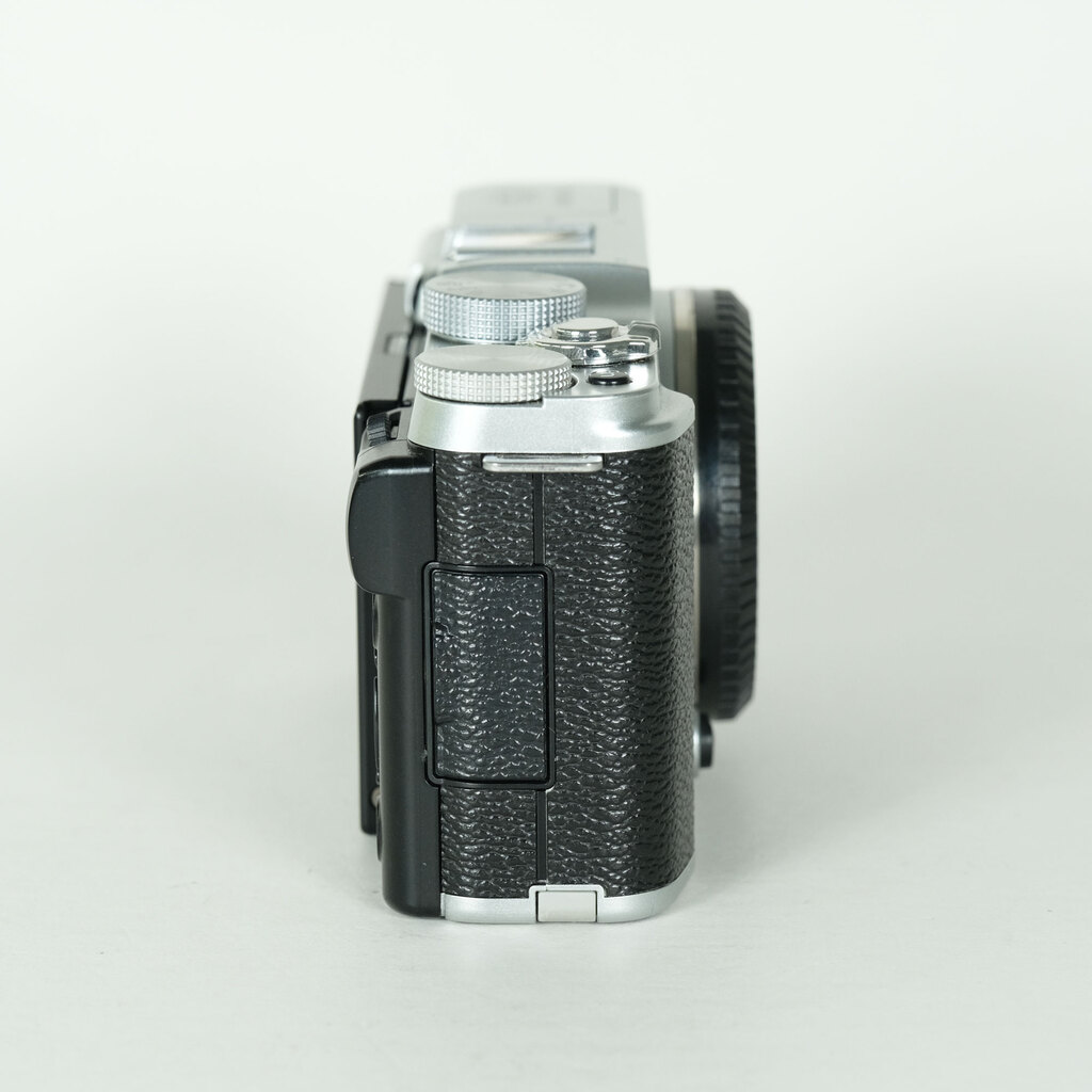 FUJIFILM X-A2 ボディ シルバーの出品 | ONE SCENE（ワンシーン）