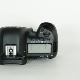 Canon EOS 5D Mark IV