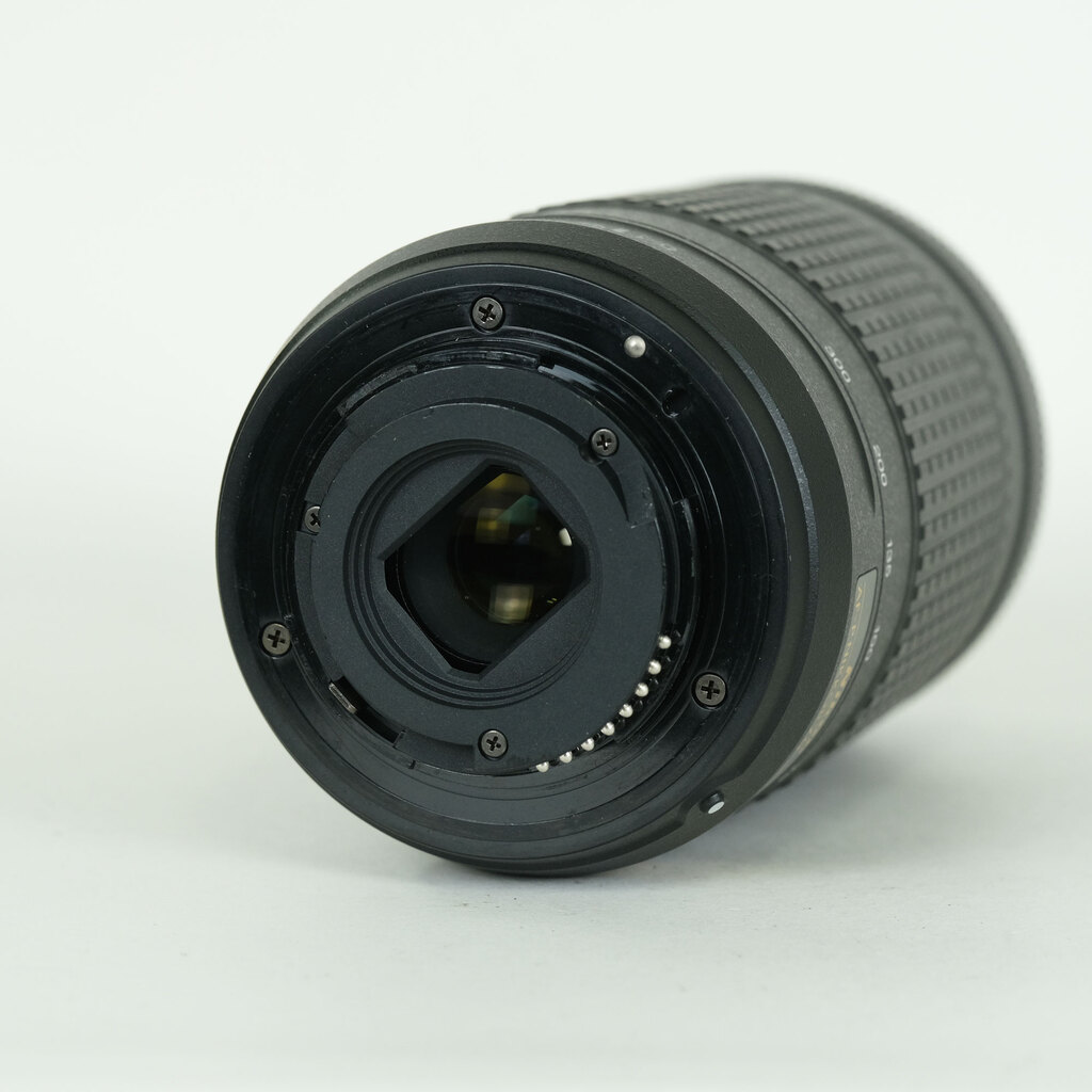 Nikon AF-P DX NIKKOR 70-300mm f/4.5-6.3G ED VR Nikon AF-P DX NIKKOR 70-300mm f/4.5-6.3G ED VR