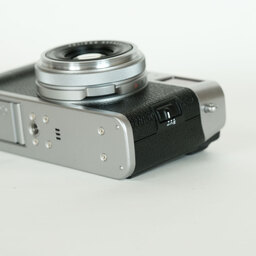 FUJIFILM X100F シルバー