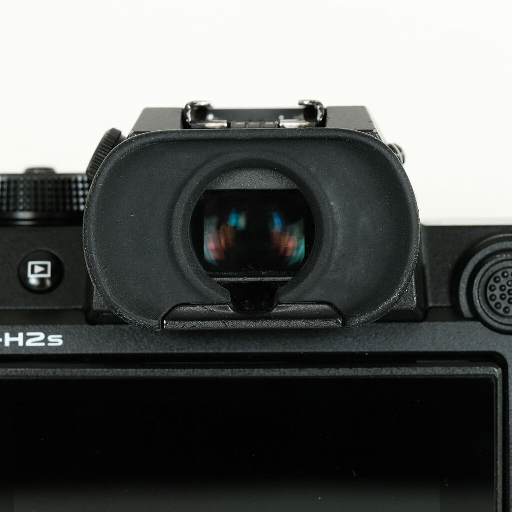 FUJIFILM X-H2S
