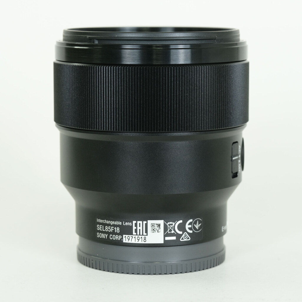 SONY FE 85mm F1.8 SEL85F18 SONY FE 85mm F1.8 SEL85F18