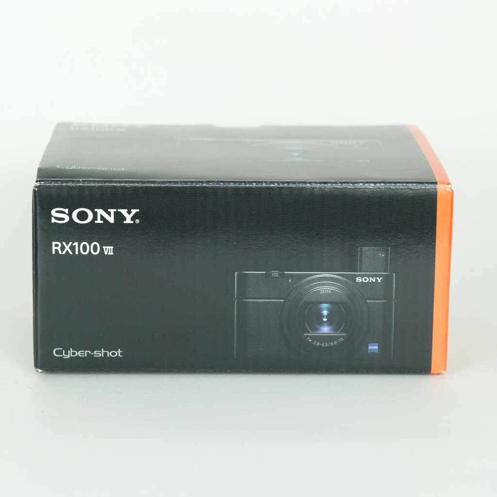 SONY Cyber-shot DSC-RX100M7