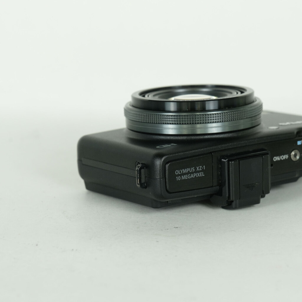 OLYMPUS XZ-1 ブラックの出品 | ONE SCENE（ワンシーン）