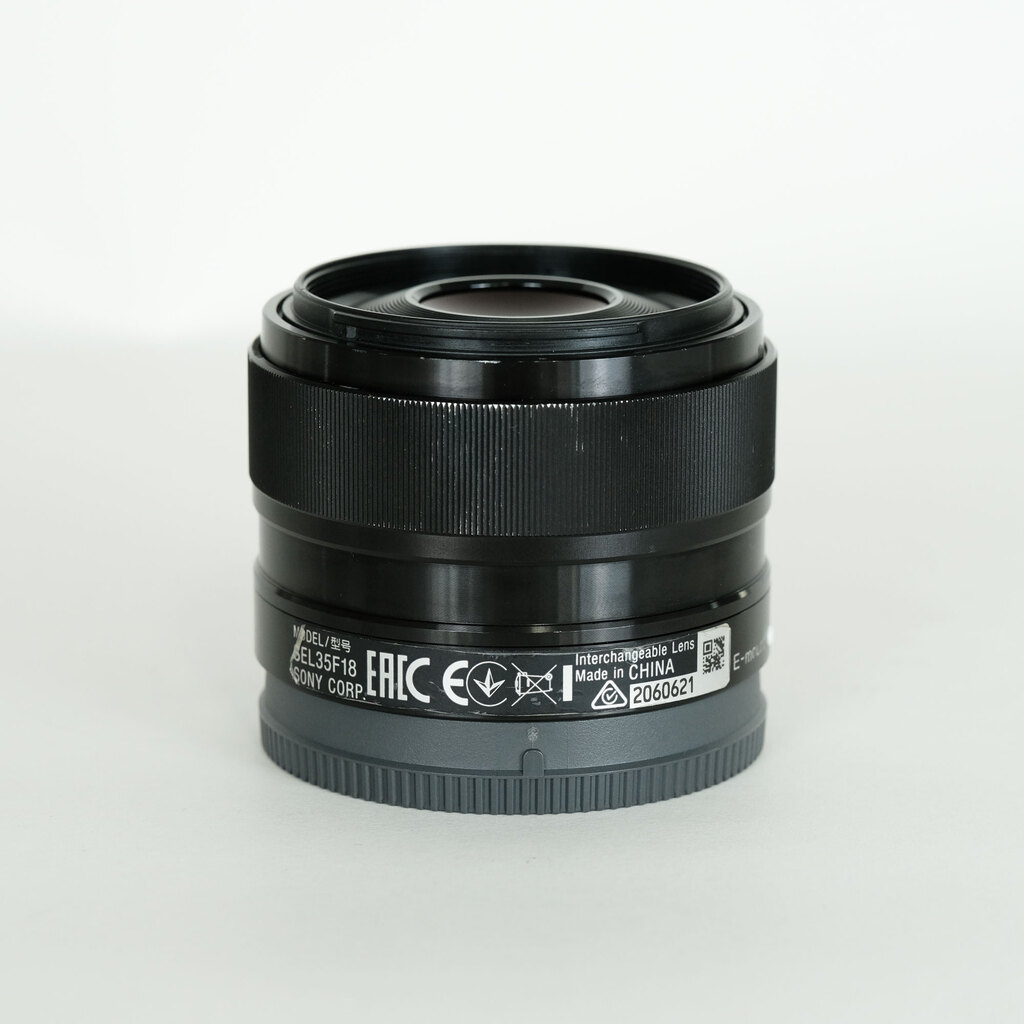 SONY E 35mm F1.8 OSS SEL35F18
