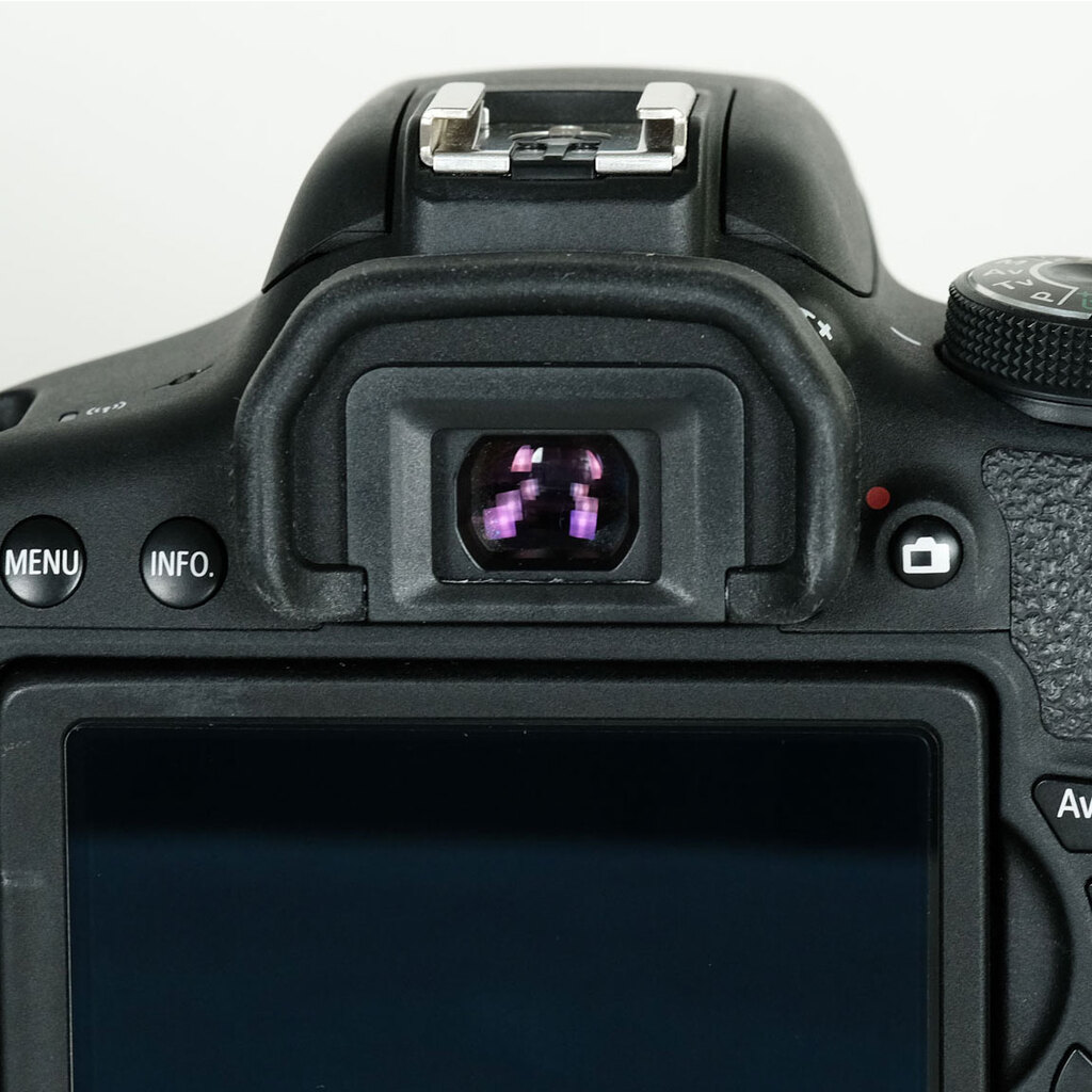 Canon EOS Kiss X8i Canon EOS Kiss X8i