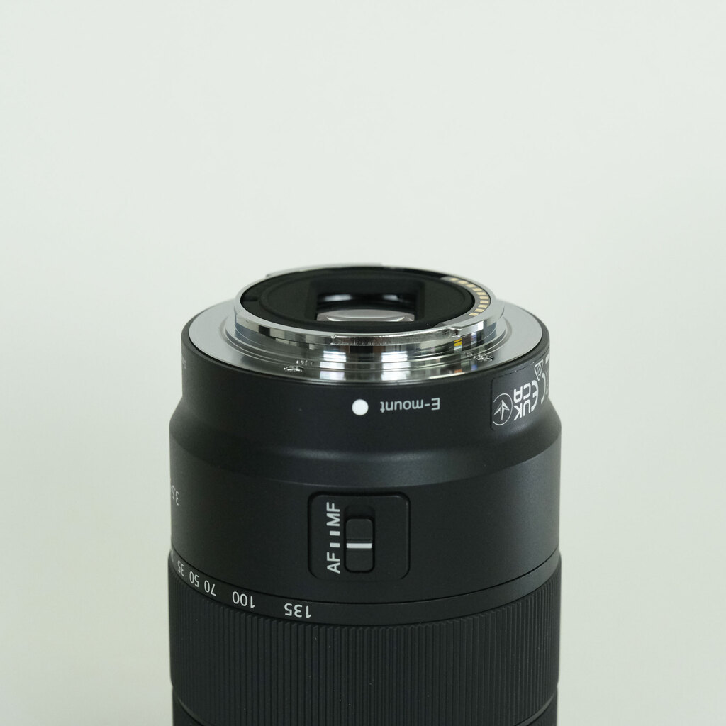 SONY E 18-135mm F3.5-5.6 OSS SEL18135
