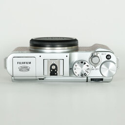 FUJIFILM X-A1 ボディ ブラウン