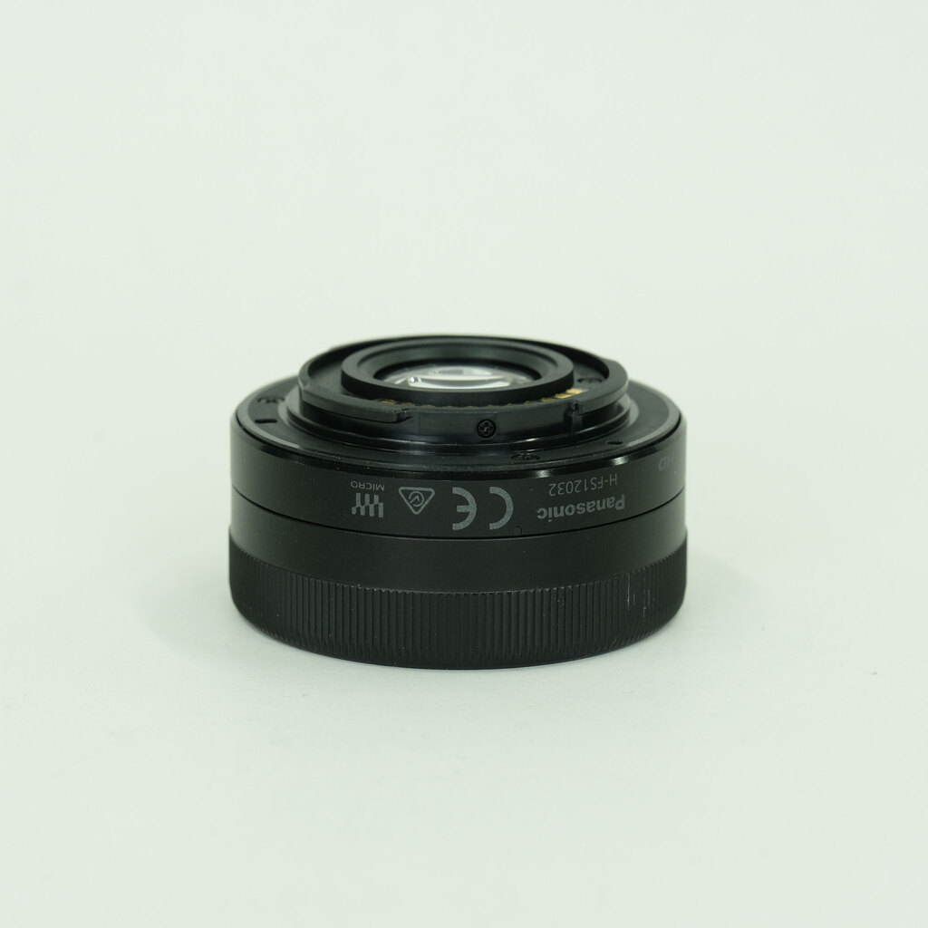Panasonic LUMIX G VARIO 12-32mm / F3.5-5.6 ASPH. / MEGA O.I.S. Panasonic LUMIX G VARIO 12-32mm / F3.5-5.6 ASPH. / MEGA O.I.S.