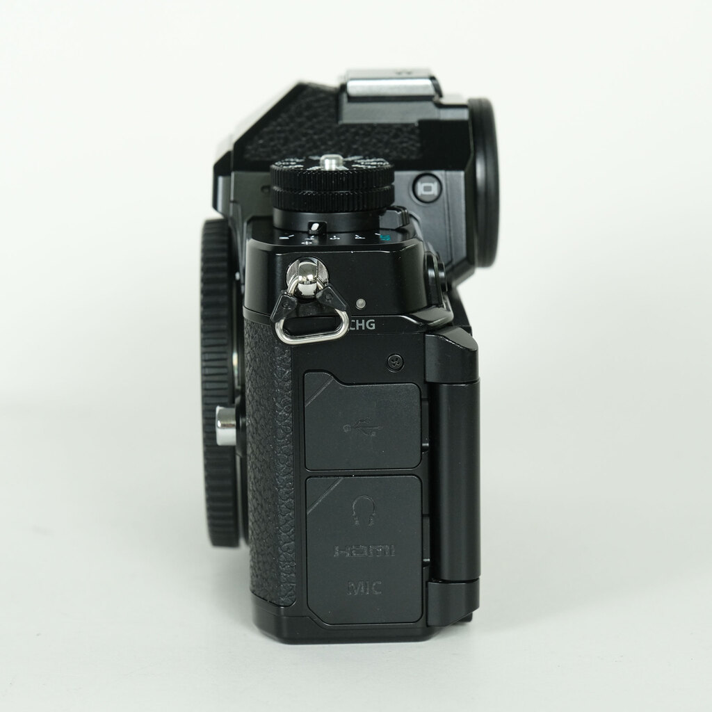 Nikon Z f [�{�f�B]