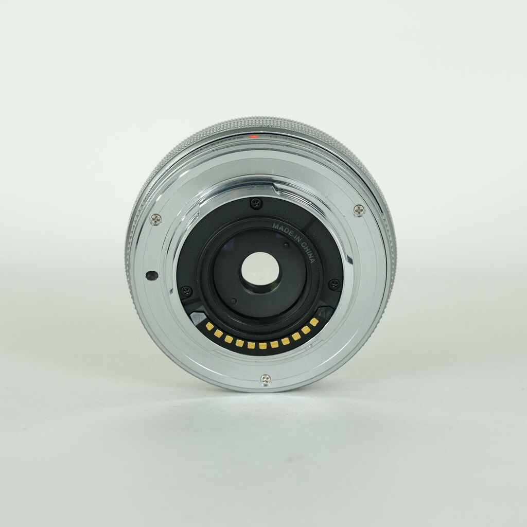 OLYMPUS M.ZUIKO DIGITAL ED 14-42mm F3.5-5.6 EZ シルバー