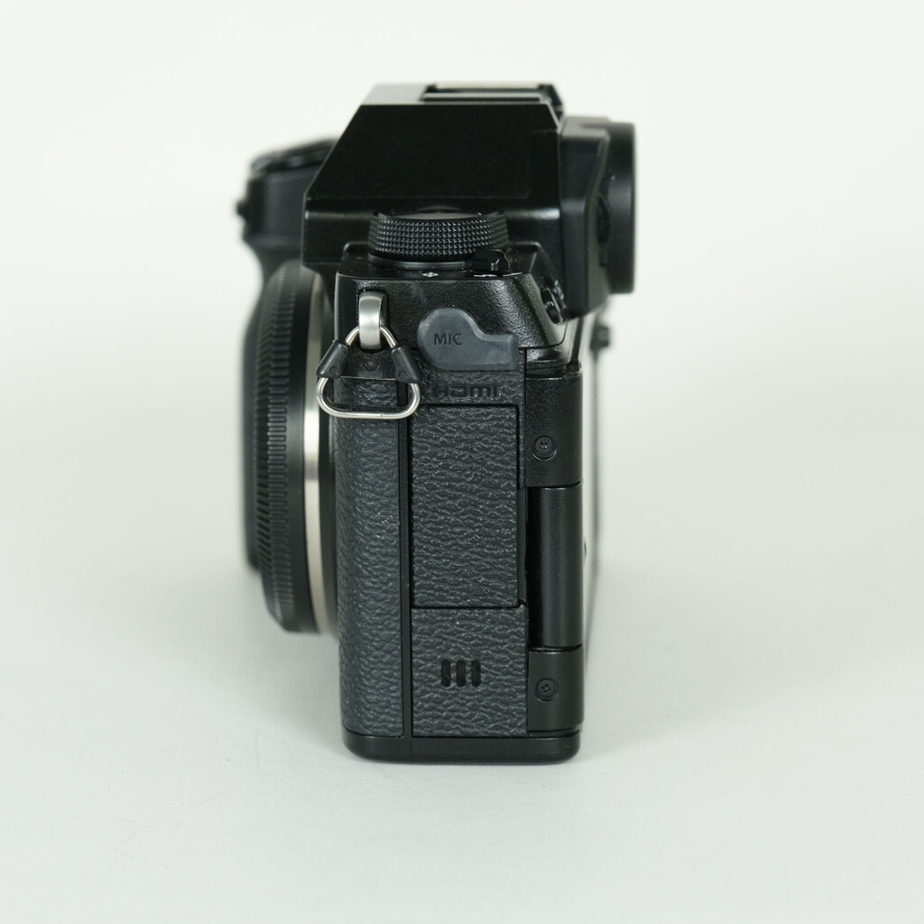 FUJIFILM X-S10 [�{�f�B]
