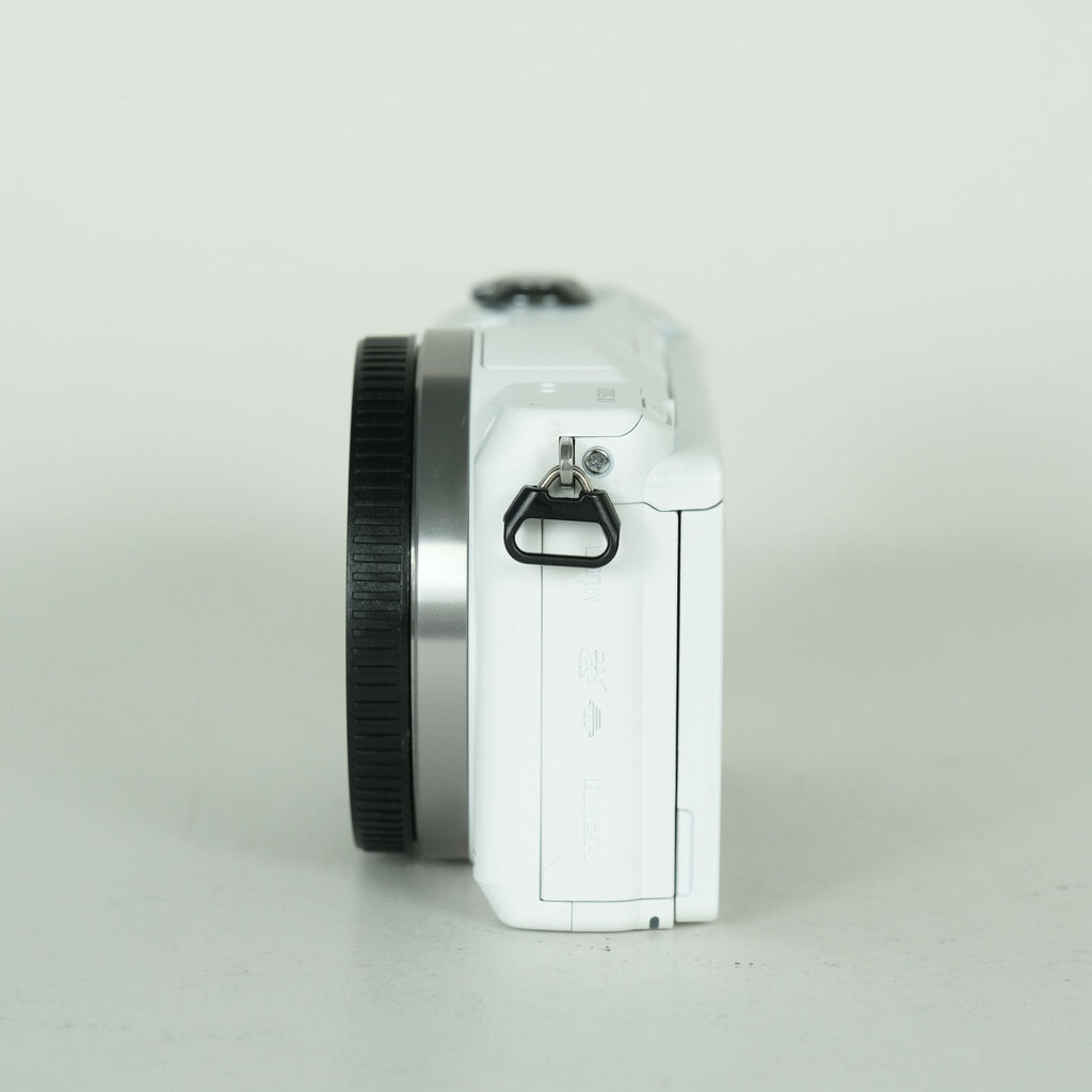 SONY α5000（ILCE-5000）の出品 | ONE SCENE（ワンシーン）