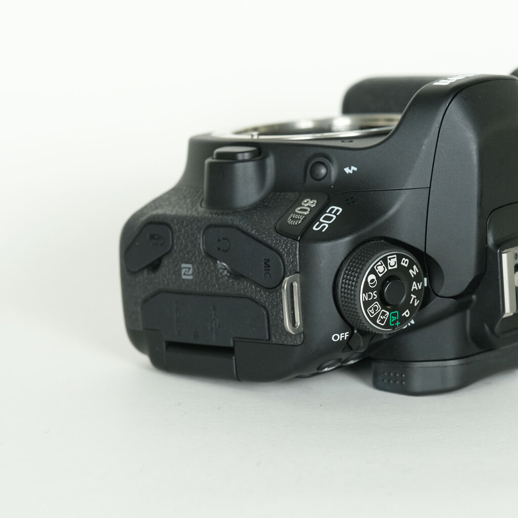 Canon EOS 80D Canon EOS 80D