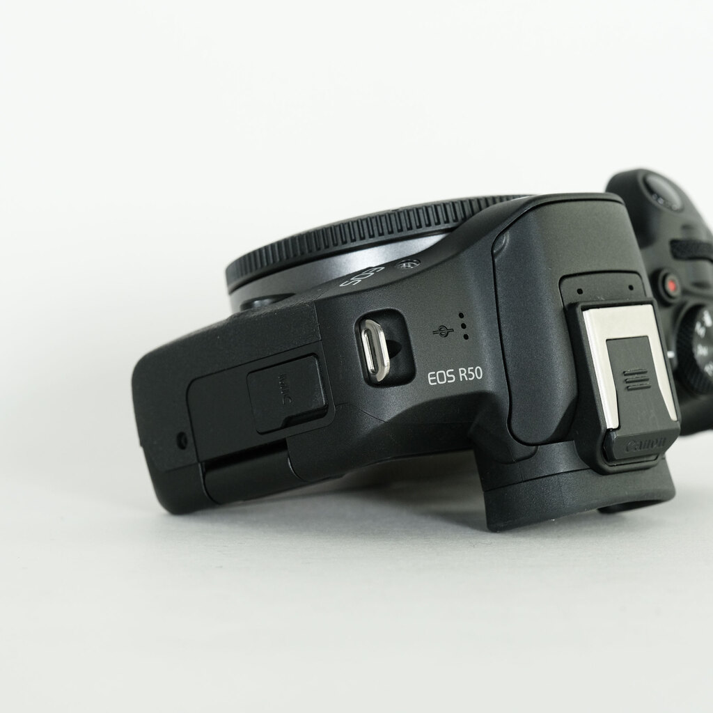 Canon EOS R50