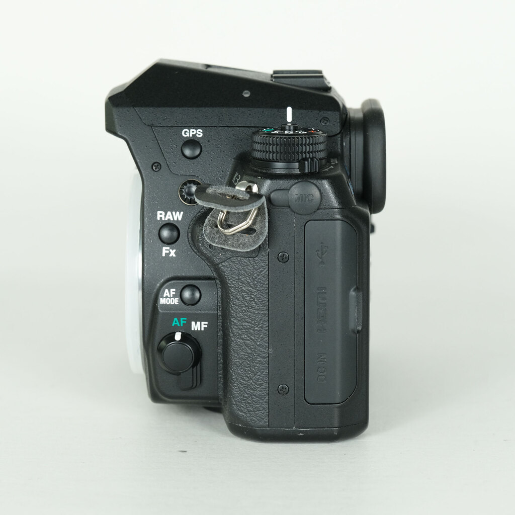PENTAX K-3 II �{�f�B