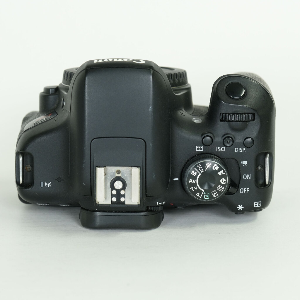 Canon EOS Kiss X8i