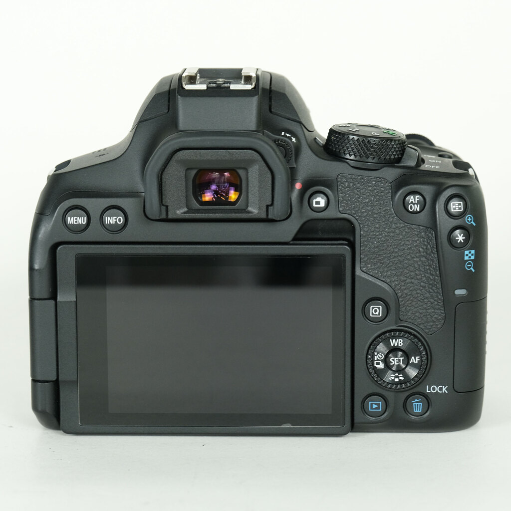 Canon EOS Kiss X10i [�{�f�B]