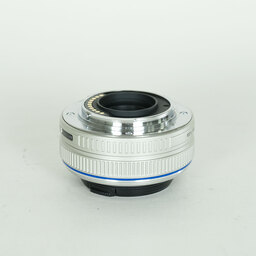 OLYMPUS M.ZUIKO DIGITAL 17mm F2.8 シルバー OLYMPUS M.ZUIKO DIGITAL 17mm F2.8 シルバー