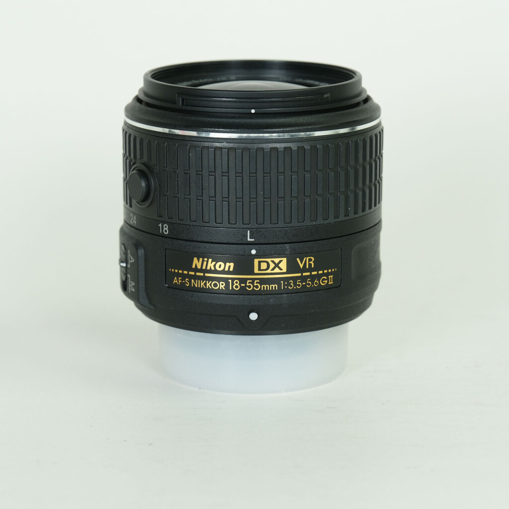 Nikon AF-S DX NIKKOR 18-55mm f3.5-5.6G VR II