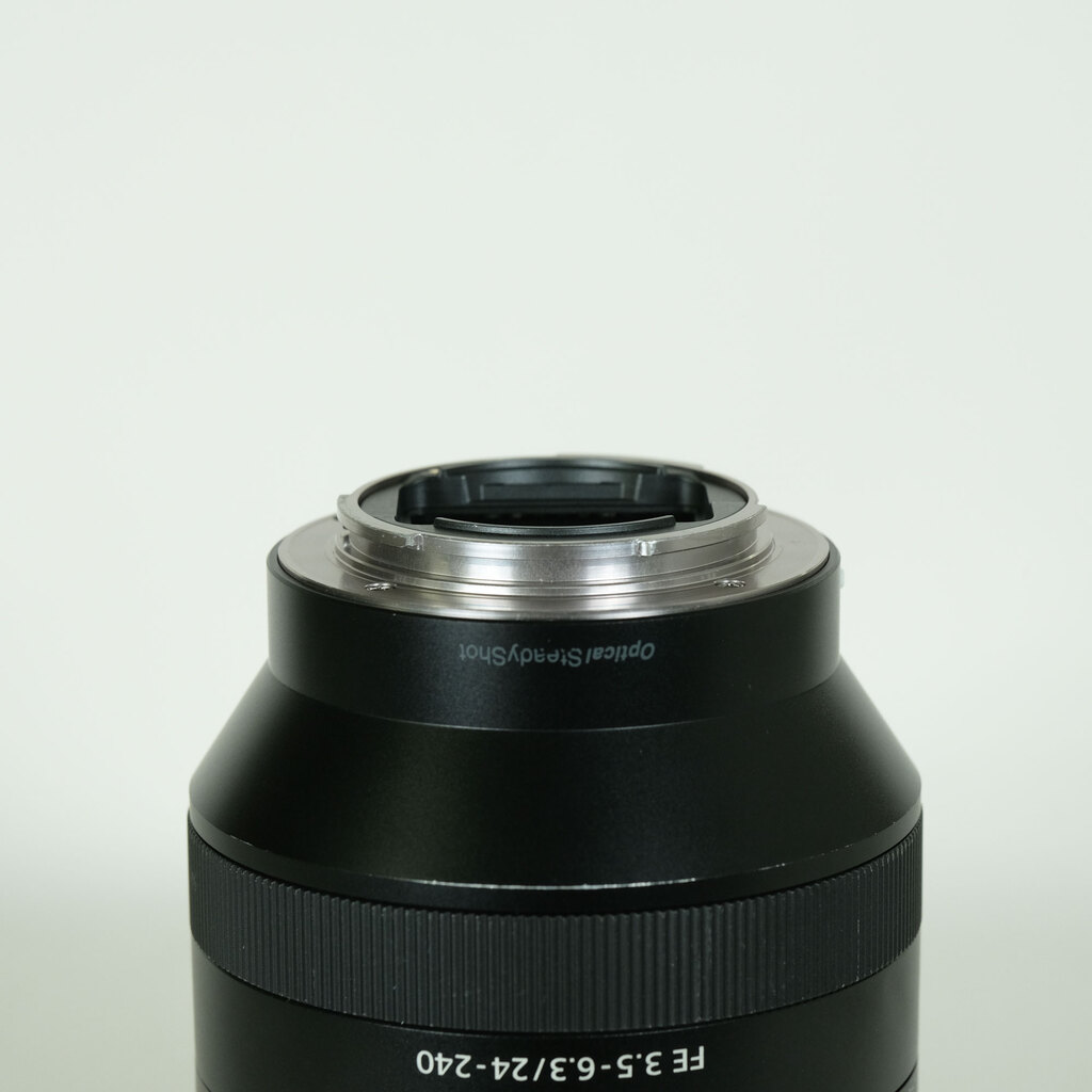 SONY FE 24-240mm F3.5-6.3 OSS SEL24240