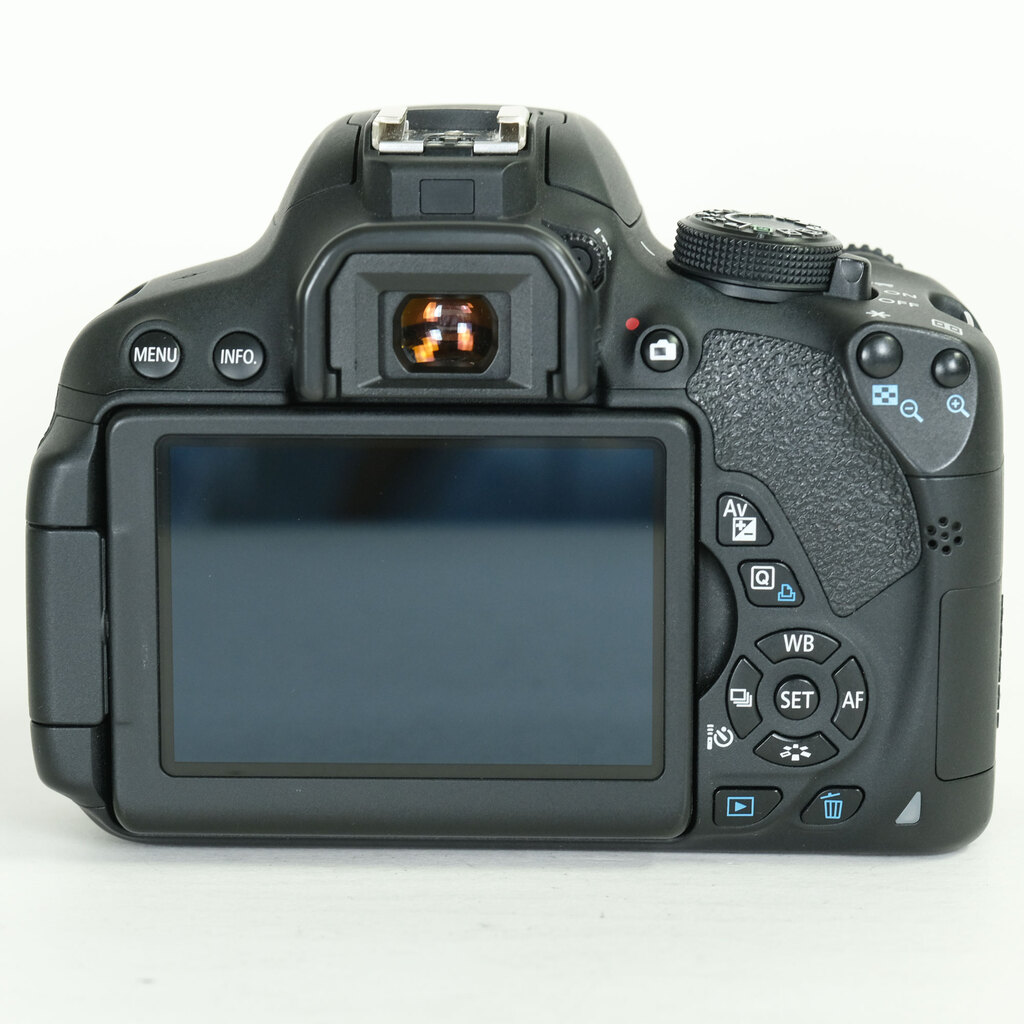 Canon EOS Kiss X7i
