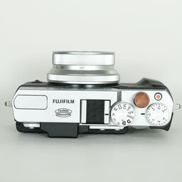 FUJIFILM X30 シルバー FUJIFILM X30 シルバー