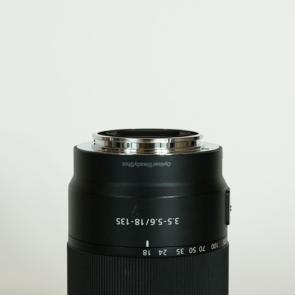 SONY E 18-135mm F3.5-5.6 OSS SEL18135