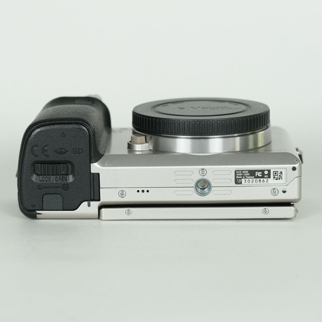 SONY α6000(ILCE-6000) SONY α6000(ILCE-6000)