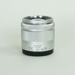 Panasonic LUMIX G VARIO 35-100mm / F4.0-5.6 ASPH. / MEGA O.I.S.