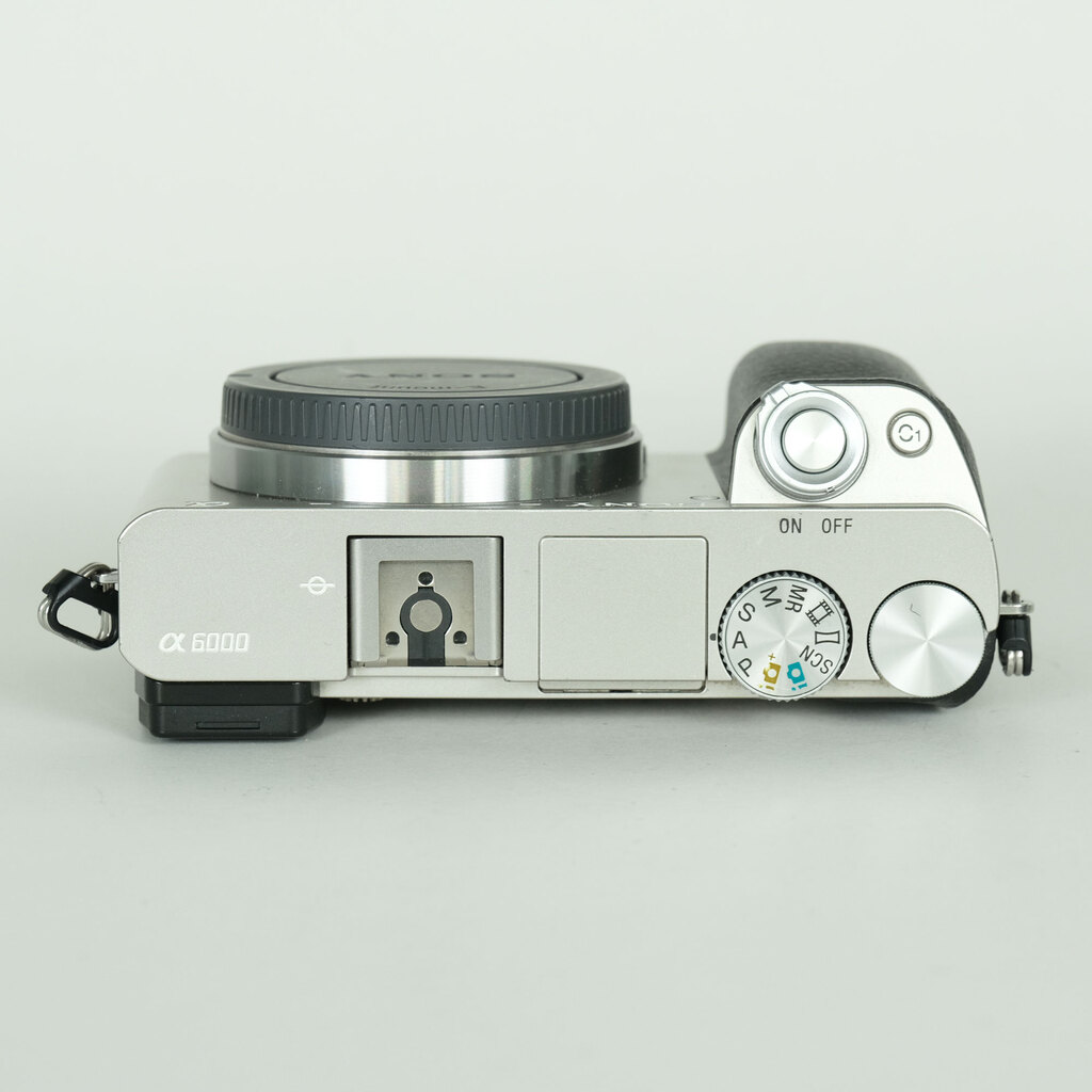 SONY α6000(ILCE-6000) SONY α6000(ILCE-6000)