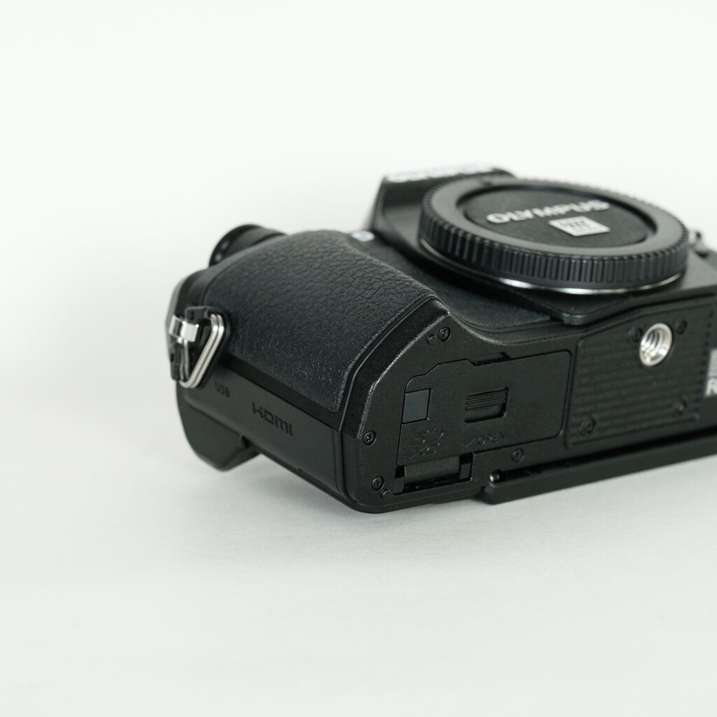 OLYMPUS OM-D E-M10 Mark III