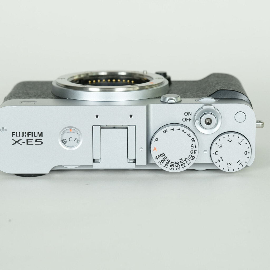 FUJIFILM X-E5